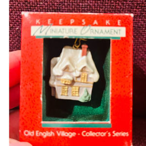 Hallmark Keepsake Miniature Ornament 0ld English Village, 1988